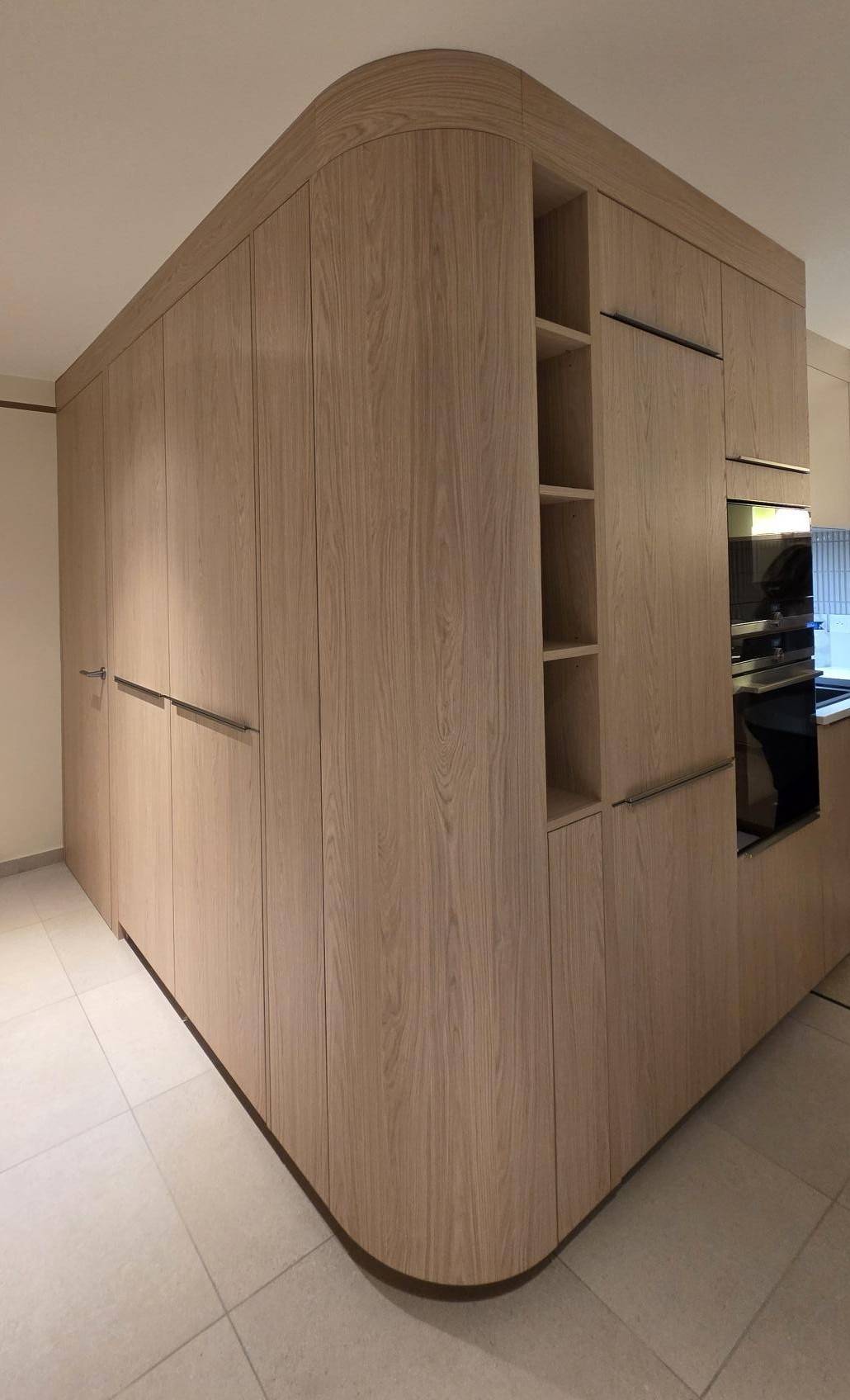 Création d'une cuisine avec angle arrondi