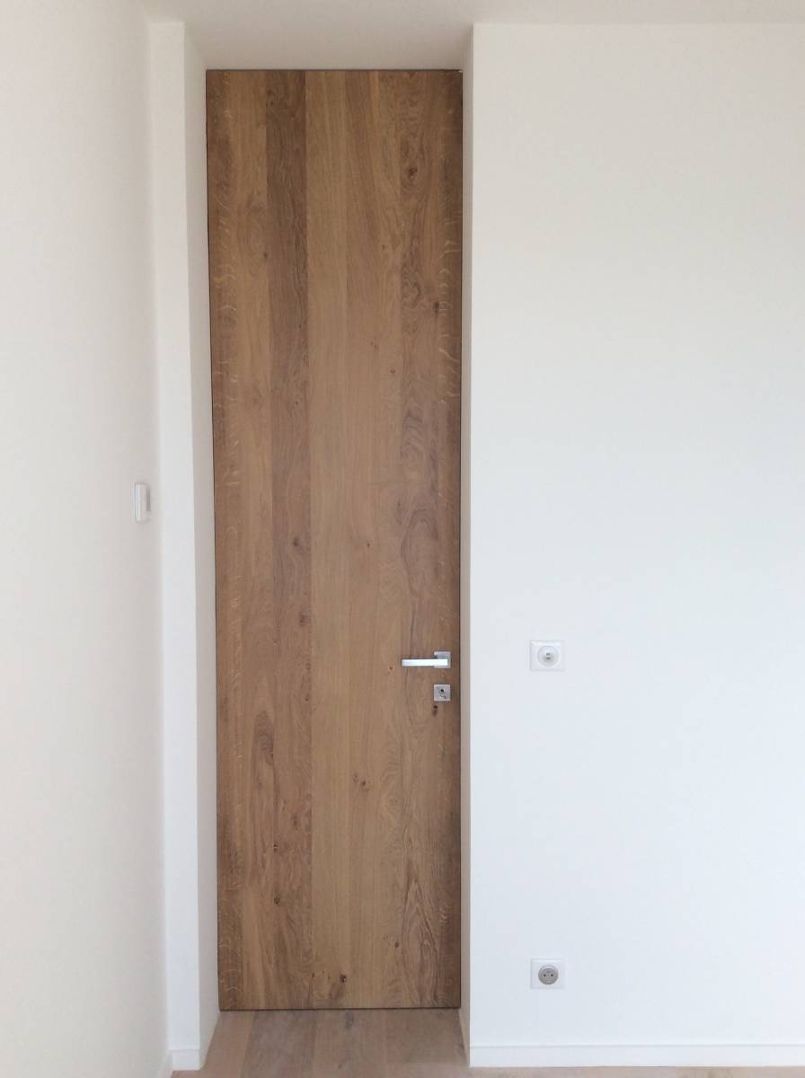 Porte d'intérieure sur mesure avec charnières invisibles à Fréjus