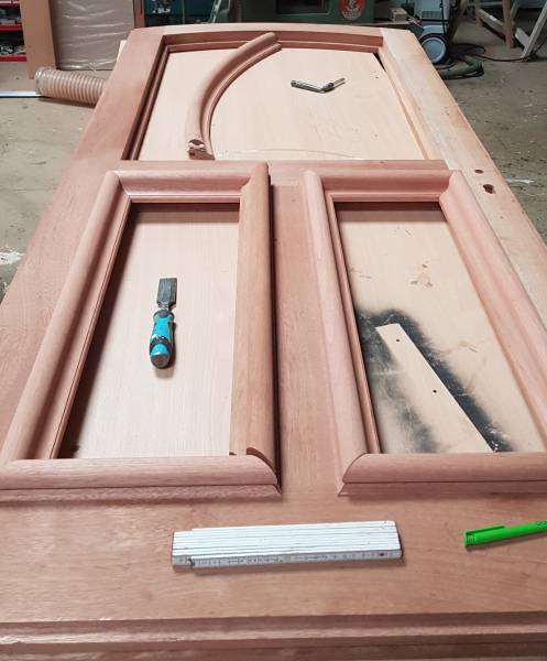 Fabrication porte en bois exotique