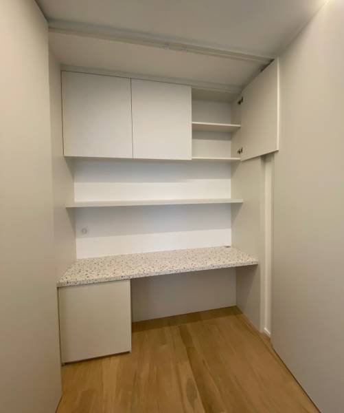 Meuble sur mesure dans placard - bureau Théoule sur mer