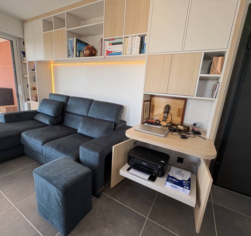 Bibliothèque en ton chêne fil suivi et ton uni