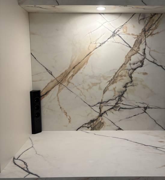 Plan de travail et crédence en compact