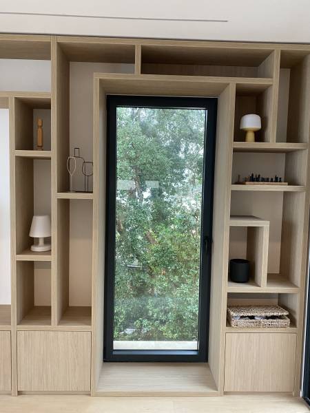 Bibliothèque avec compartiments à Fréjus