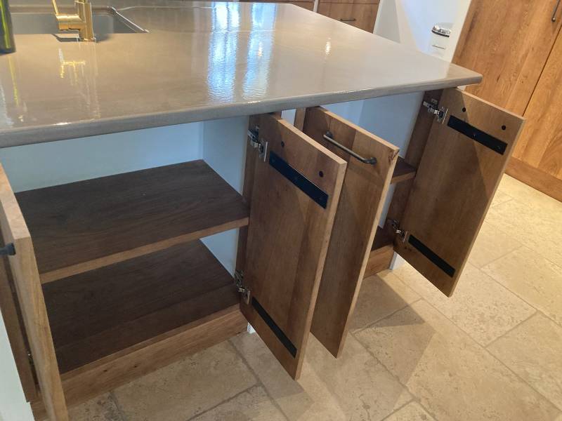 Cuisine en chêne massif sur mesure à Les Issambres